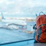 mochila de viaje avion
